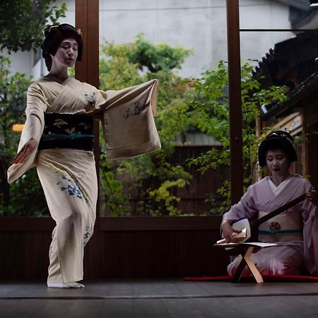 Hyatt Centric Kanazawa Dış mekan fotoğraf A scene from a traditional Japanese dance